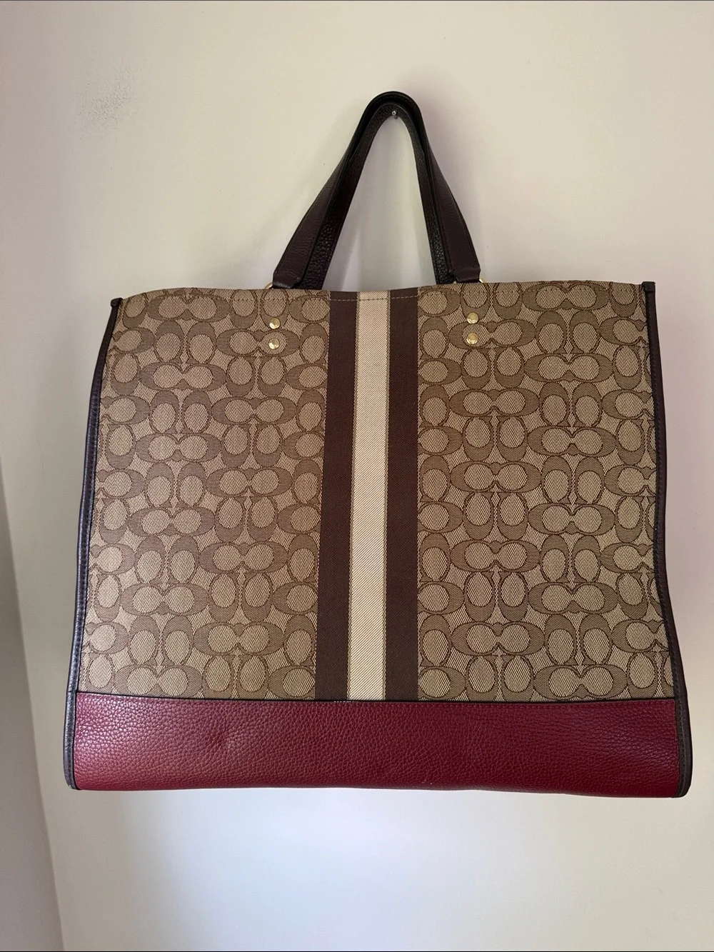 COACH Dempsey Tote Bag 40 In Signature Jacquard With Stripe And Coach Patch - Picture 2 of 14